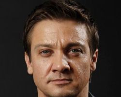 WHAT IS THE ZODIAC SIGN OF JEREMY RENNER?